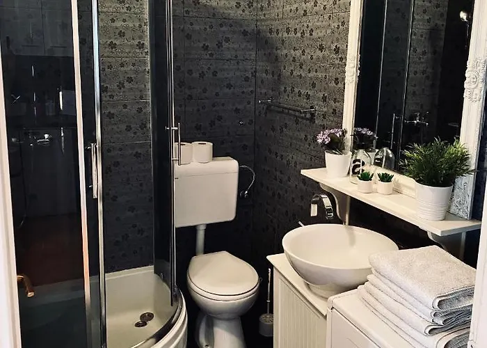 Square Διαμέρισμα *