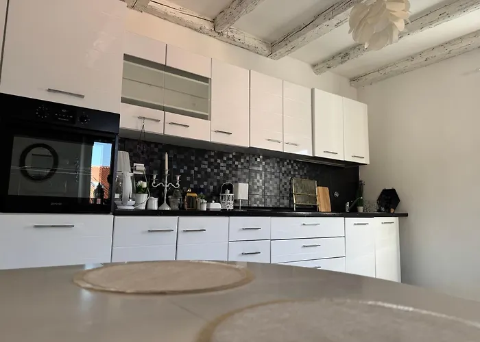 Square * Πόρετς